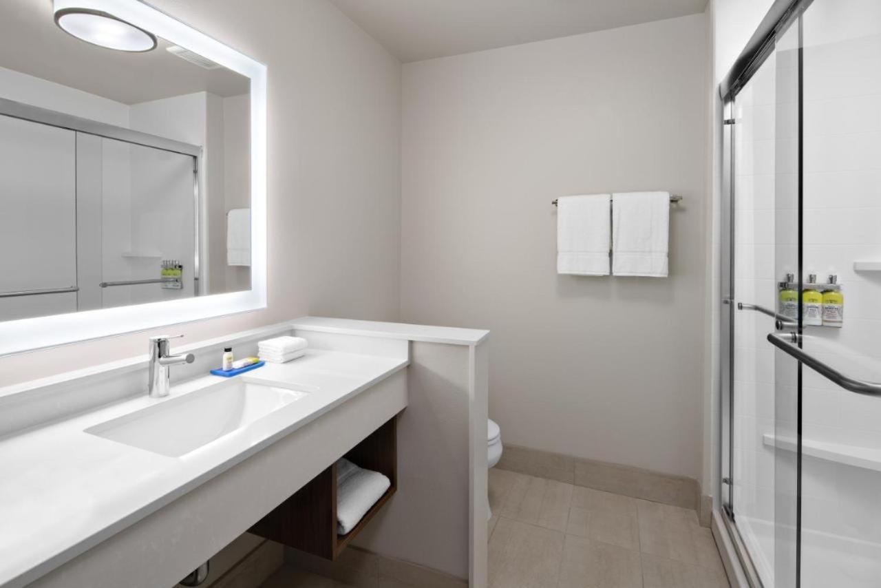 Express & - Metrocenter Downtown By Ihg 3*